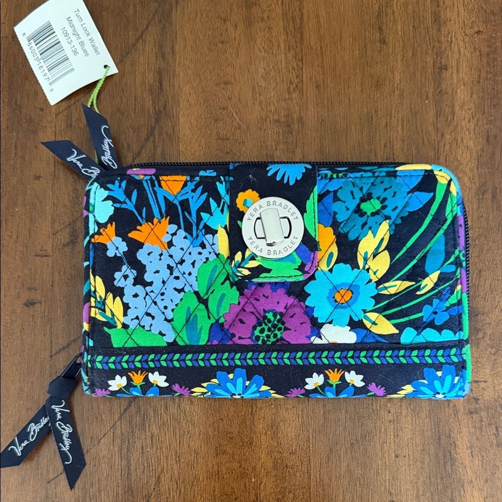 NWT Vera Bradley Vintage Turn Lock Wallet in Midnight Blues